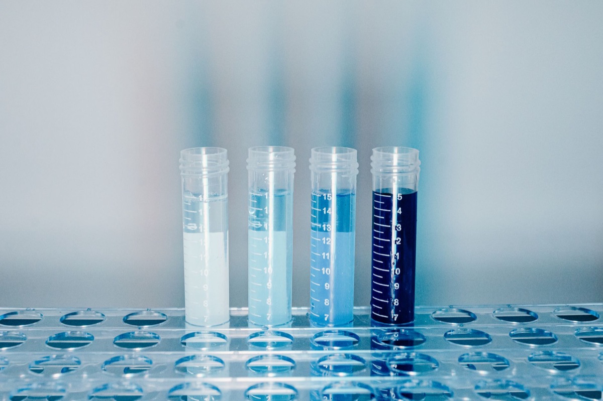 薬物間の相互作用を調べるための実験