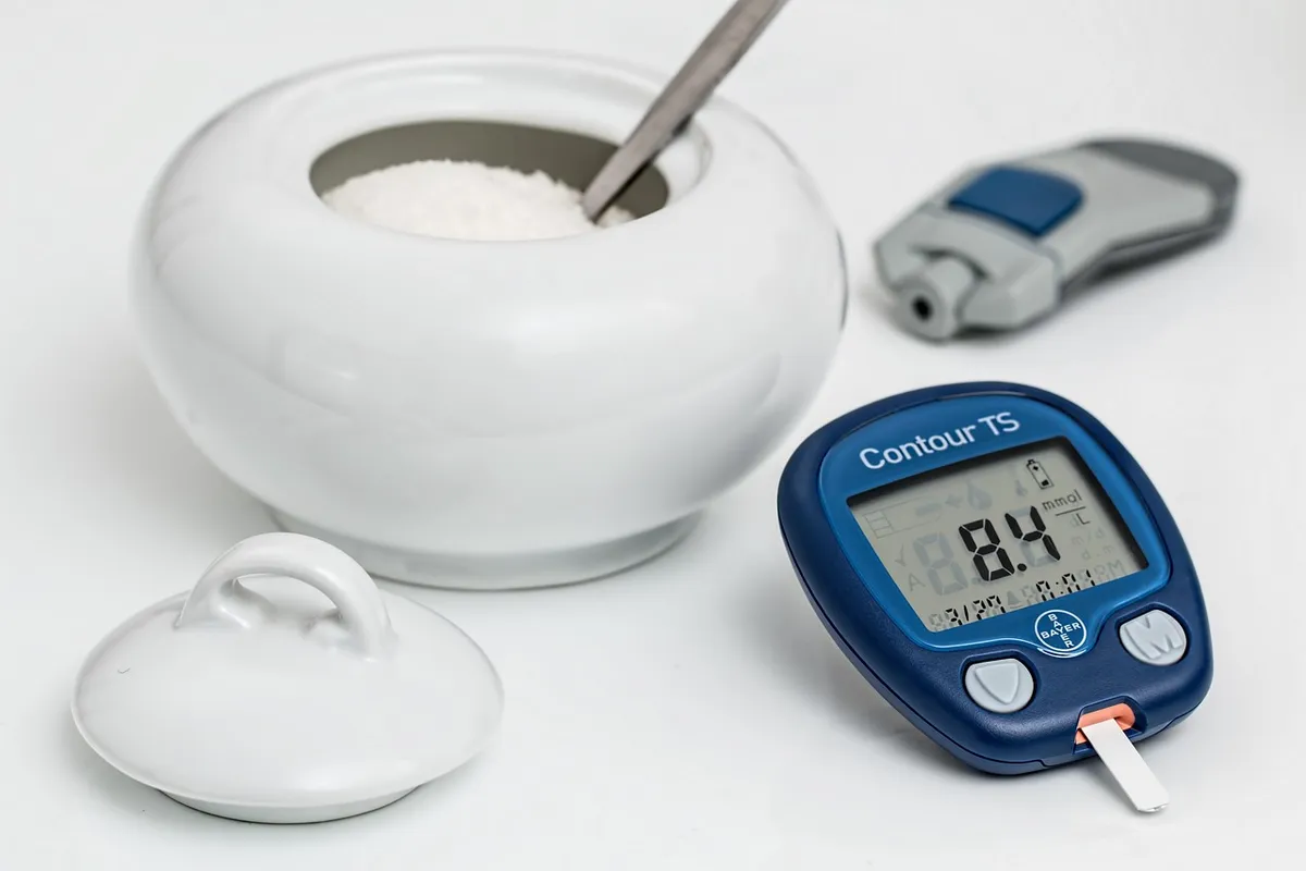 diabetes, blood sugar, diabetic, medicine, insulin, hypoglycemia, illness, healthcare, glucose, test, chronic, prick, lancet, diet, disease, measurement, diabet